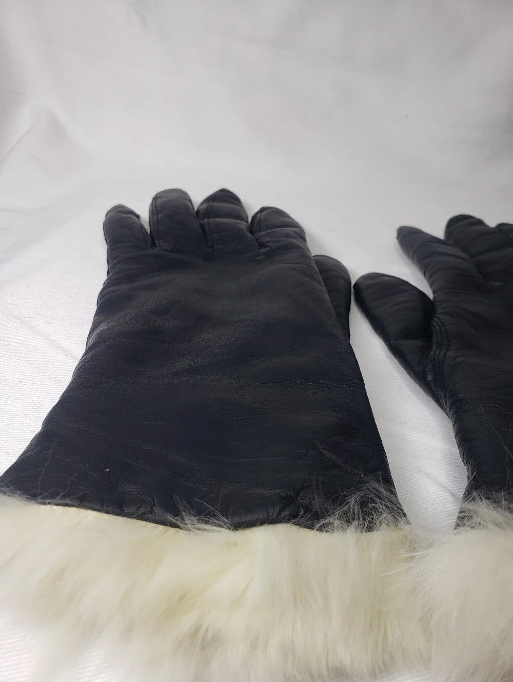 Fownes Black Genuine Leather Gloves Womens Size 6.5 White Fur Lined Cuff Trim